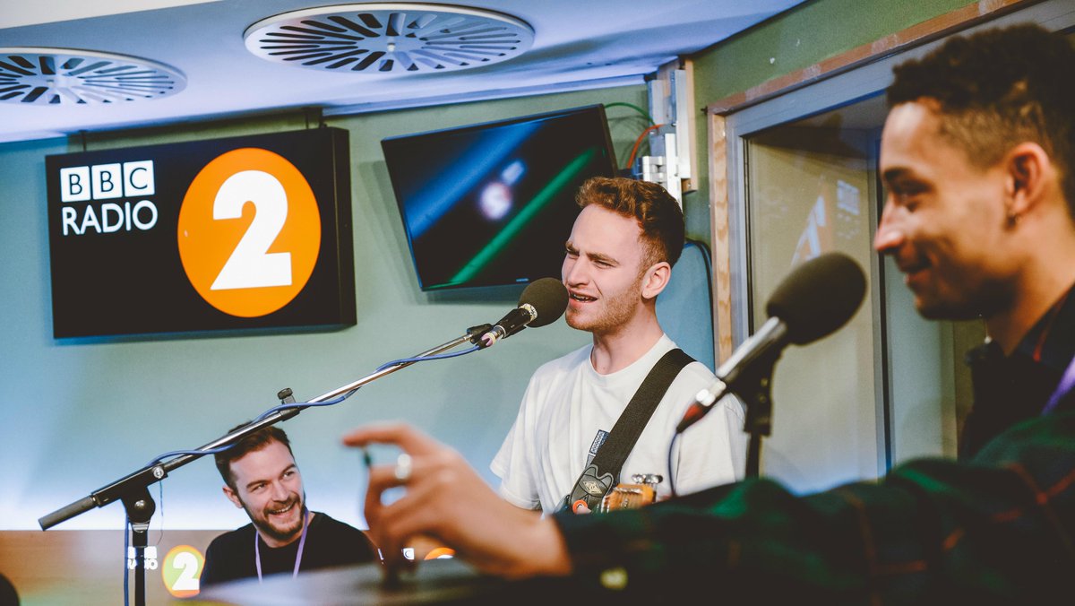 bbcintroducing's tweet photo. Reckon your music is good enough to get played on the radio? Upload to #BBCIntroducing ⚡️https://t.co/jJHMqPguTQ https://t.co/HX03Mi8WsZ