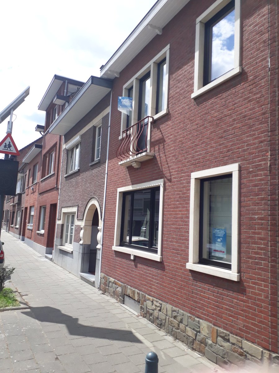 StevenHabex's tweet photo. Ook in de tuinwijk in @stadhasselt meten we de luchtkwaliteit, benieuwd naar het resultaat! #CurieuzeNeuzen https://t.co/7VTgc9Yzfs