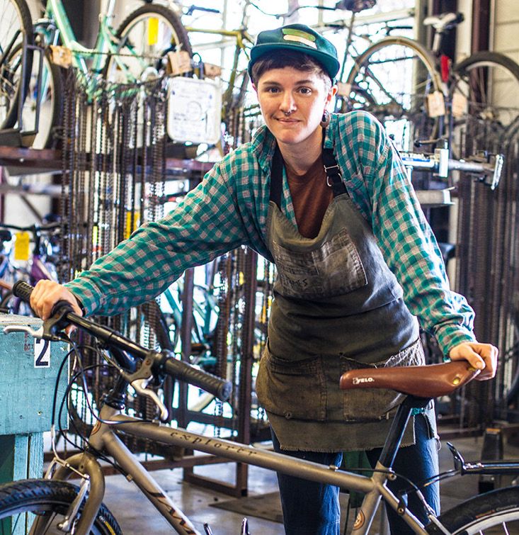 eastsideatxmag's tweet photo. Austin's #YellowBikeProject is on a mission to put more people on bikes and more bikes on the road. Learn more about this community-driven bike shop in our Get Social feature from our Brunch Issue https://t.co/ssU2E2t6Lg https://t.co/GTw9ta76ul