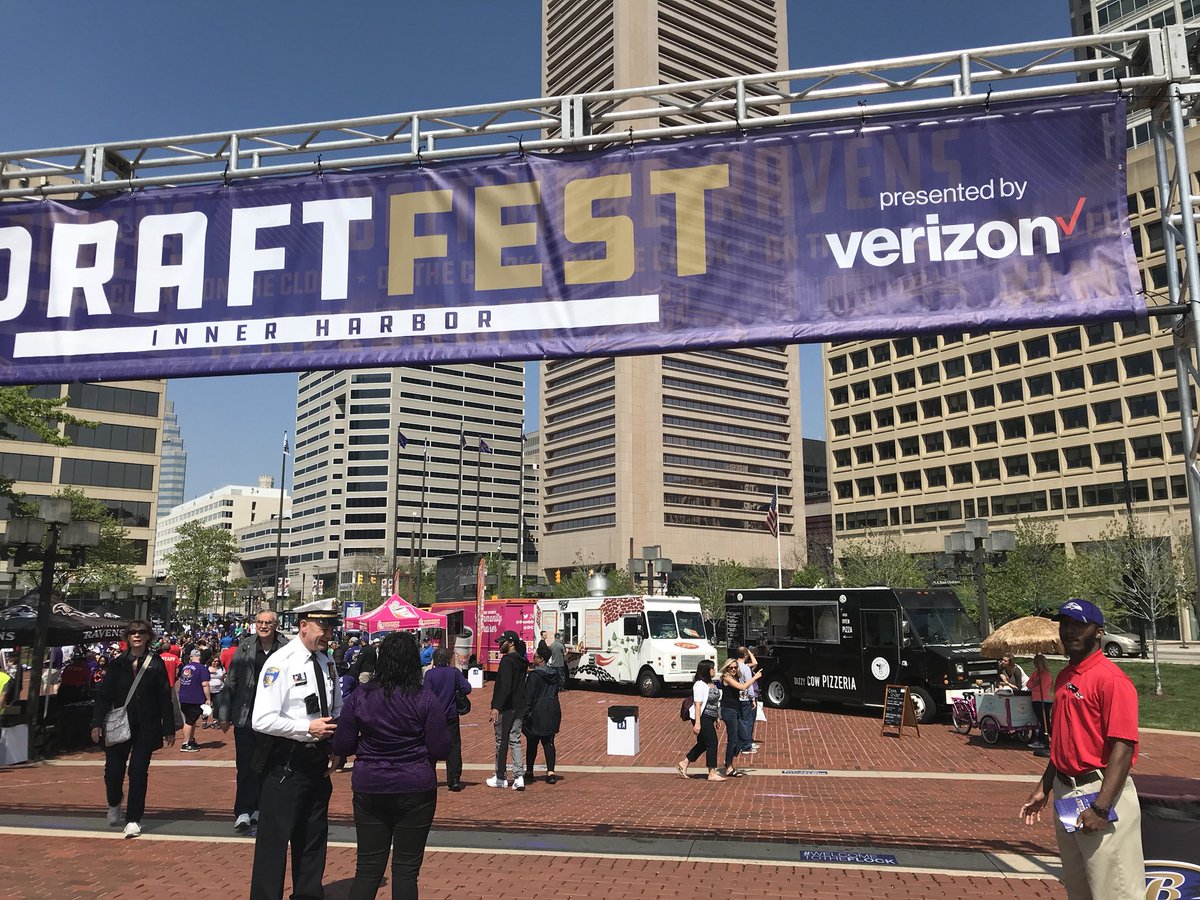 DizzyCowPizza's tweet photo. It’s a beautiful day for @Ravens draft fest! Inner harbor today, 11-4. #welcometotheflock #pizzaforlunch #artisanpizza #woodfiredpizza https://t.co/MAlgxWMOCR