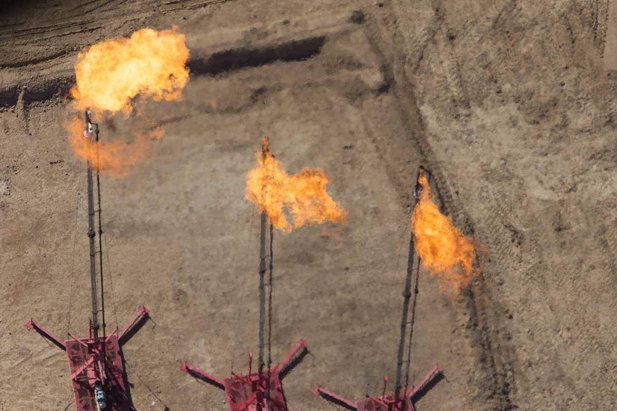 "Natural” gas is not clean energy. 🙅🏽

Fracking in the Eagle Ford Shale poisons the air &amp; water of rural TX communities &amp; pollutes #SanAntonio. If Rio Grande LNG is built ➡️ More fracking.

Tell <a href="/FERC/">@FERC</a> to #BreakTheFrackingCycle &amp; #StopRioGrandeLNG: sc.org/2vNtURs