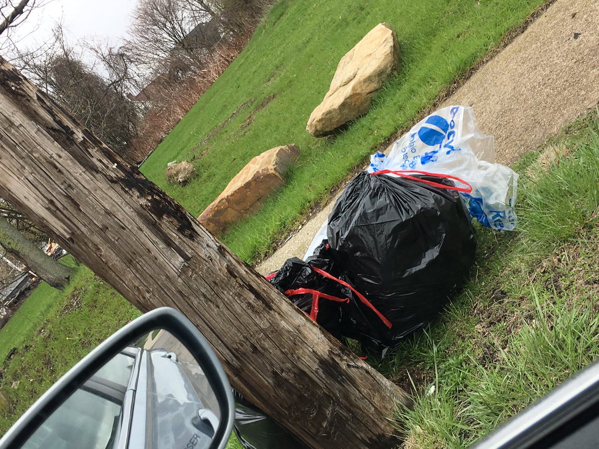 K_Akron_B's tweet photo. Akron Early College...sorry I missed you but your #litter cleanup efforts on Edgewood I see!! Thank you bunches! #CUAM2018 https://t.co/zdmhqWEKNH