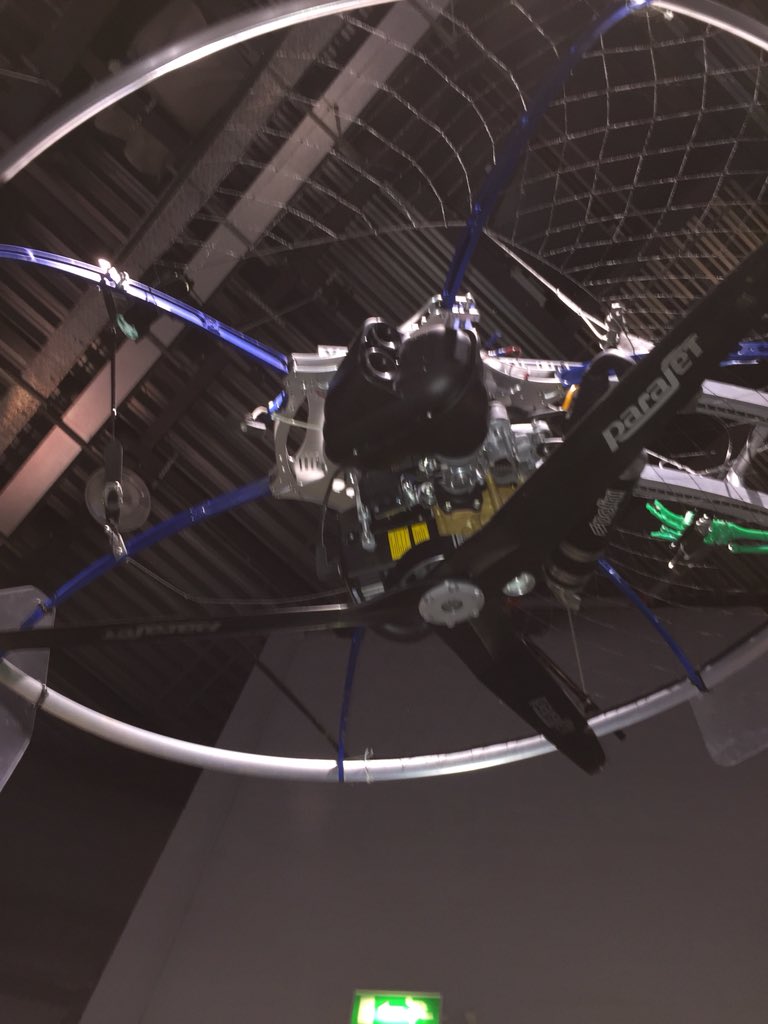 DesignSpark_JP's tweet image. これ、下にプロペラあって飛ぶらしい。ブースで飛んでる動画流してた。
前面にFordのロゴ。

#MakerFaireUk