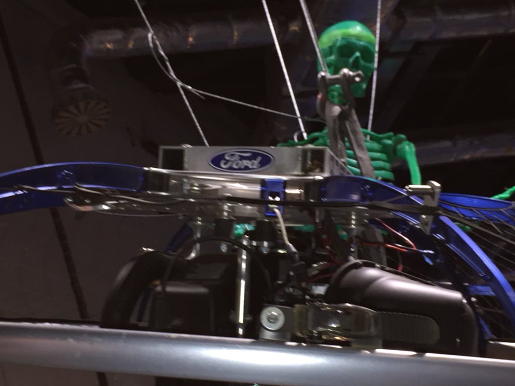 DesignSpark_JP's tweet image. これ、下にプロペラあって飛ぶらしい。ブースで飛んでる動画流してた。
前面にFordのロゴ。

#MakerFaireUk