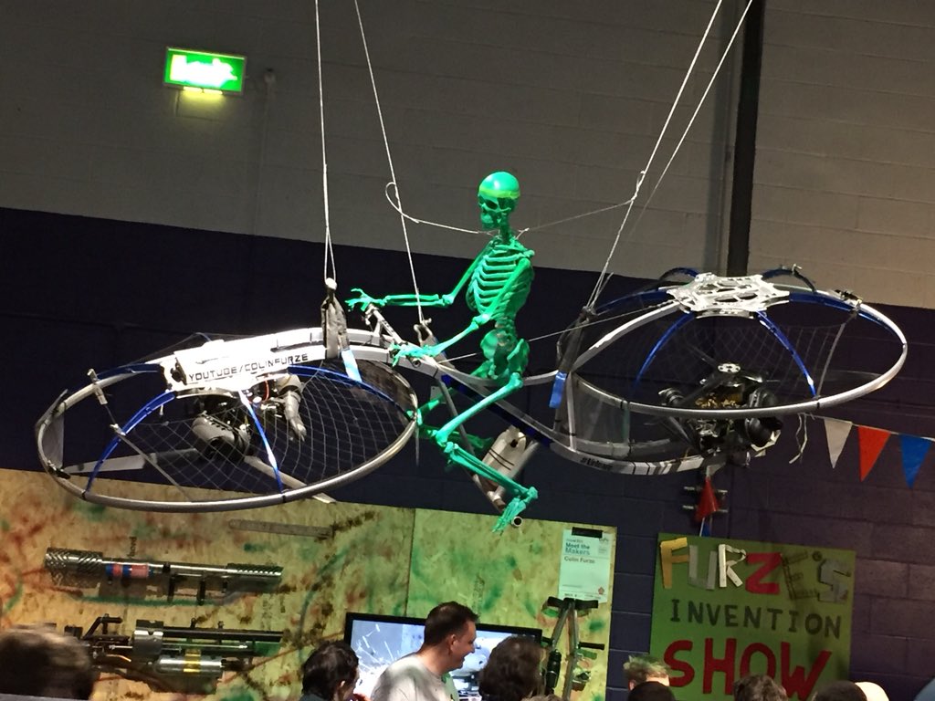 DesignSpark_JP's tweet image. これ、下にプロペラあって飛ぶらしい。ブースで飛んでる動画流してた。
前面にFordのロゴ。

#MakerFaireUk