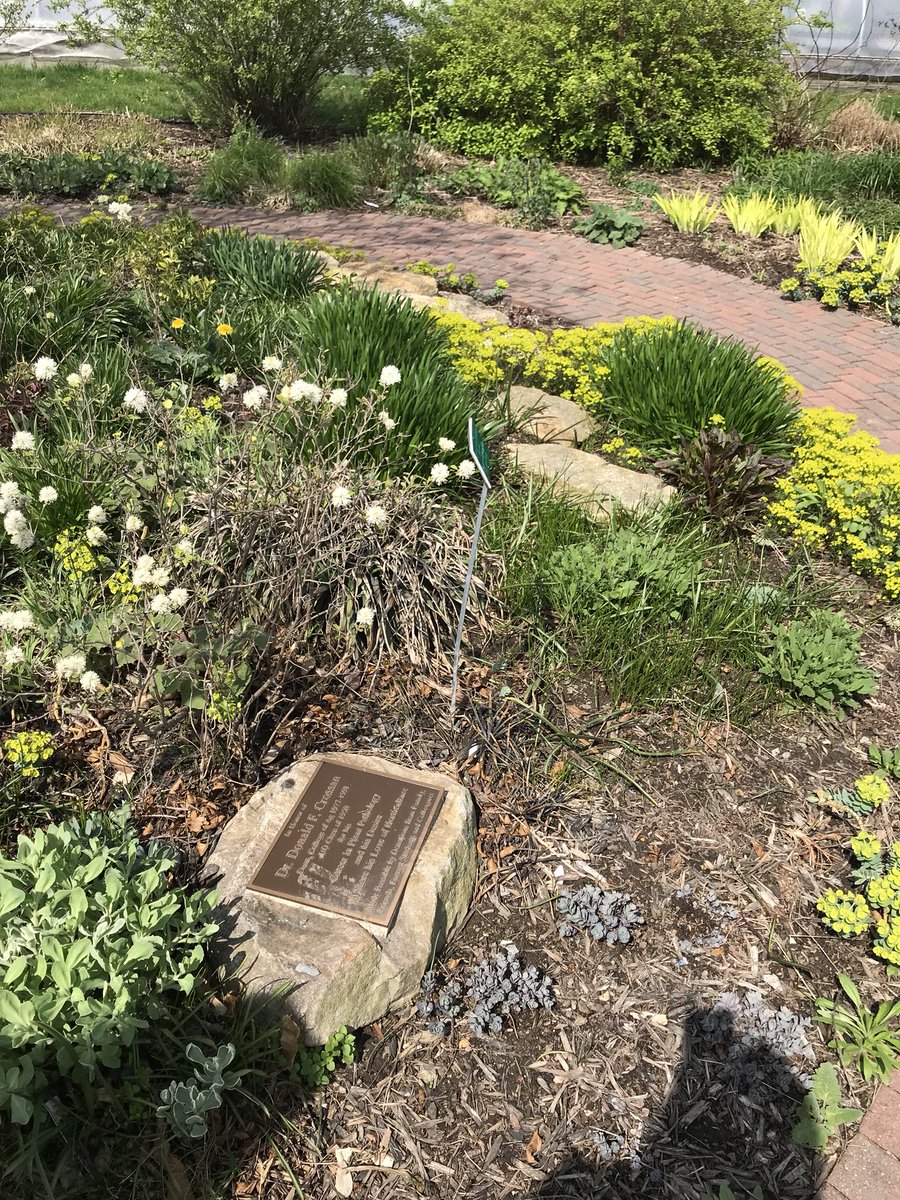 BlueHenSteph's tweet photo. Just took a walk through the gardens with @BlueHenLaurenP ! https://t.co/oA07JN7JU5