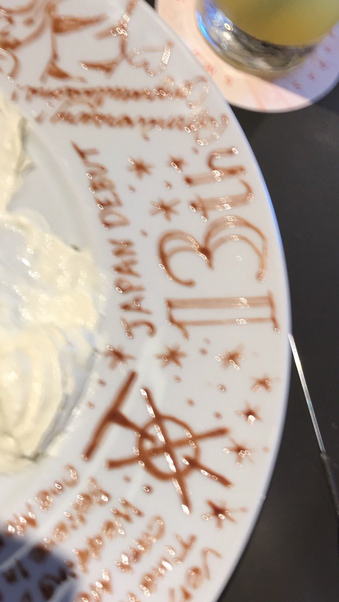カカちゃん Smt東京でランチ お友達がサプライズで頼んでくれていたトンの13周年お祝いバースデープレート お友達の気持ちと素敵過ぎるプレートに感激の涙 東方神起日本デビュー13周年 Tvxq13thanniversarylnjapan T Co Hw0vsv8pdt