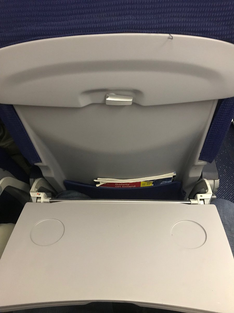 mattipuh's tweet image. Thanks @KLM for this dinner and drinks on flight KL1171 on 26th of April - truly appreciated. #lasttime #CustomerExperience #customerlast #wtf #dobasicsandsucceed