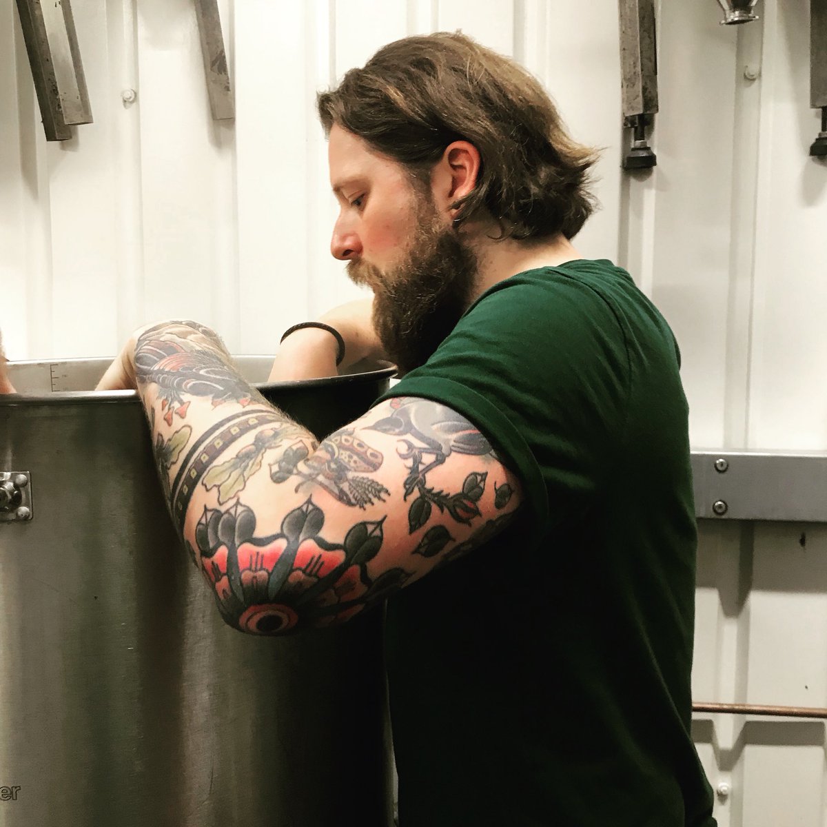 dustybrewco's tweet photo. Our chief brewer Rik doing his thang 🤤 #hopbae #dusty #brewing #beer #craftbeer #london #dustybrewingco https://t.co/9JfBUhIY6D