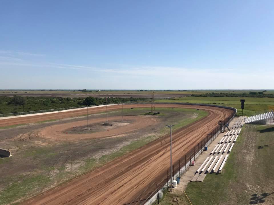 It’s a beautiful day for some racing ☀️