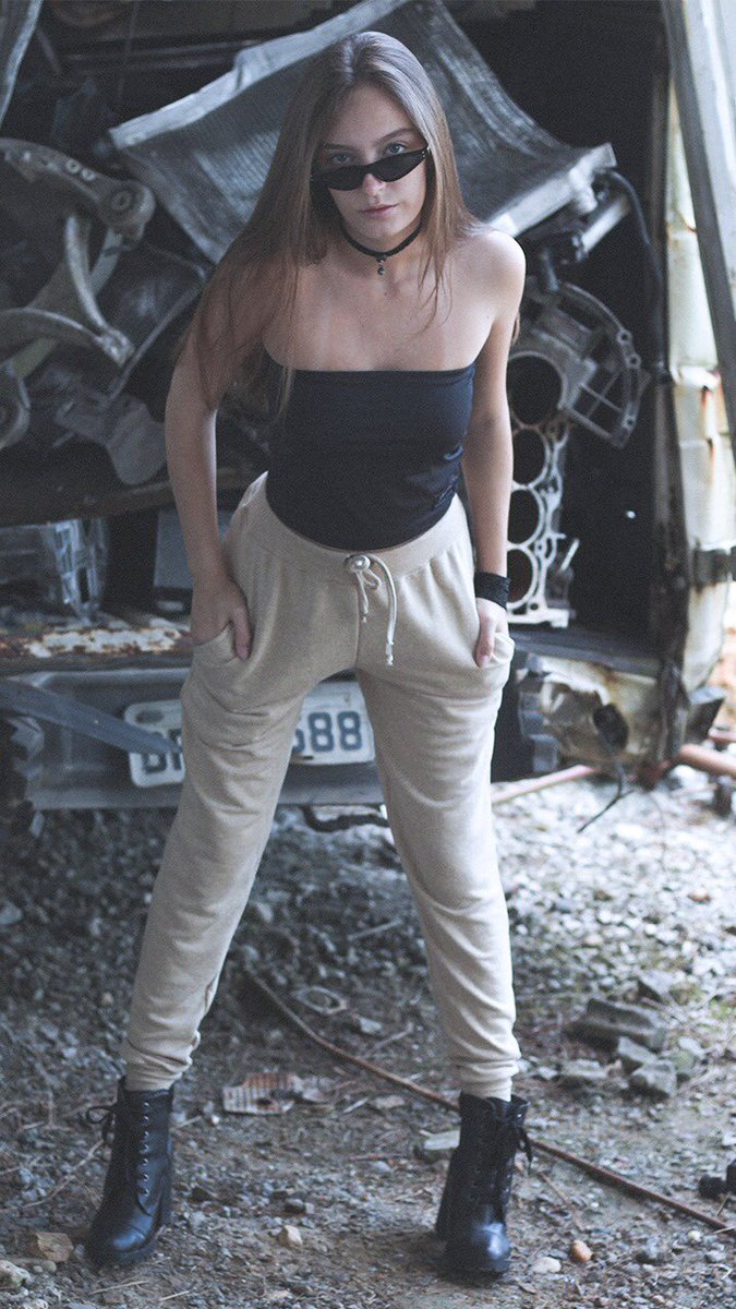 Finestra_clth's tweet photo. Calça Sand // Cropped Square
⠀
Look completo no site.
Frete GRÁTIS em compras acima de R$ 150.
⠀
https://t.co/Hr6xry8w0H
⠀
#betheruler #versatilidade #neutralidade #modaderua https://t.co/q1MzPbksNd