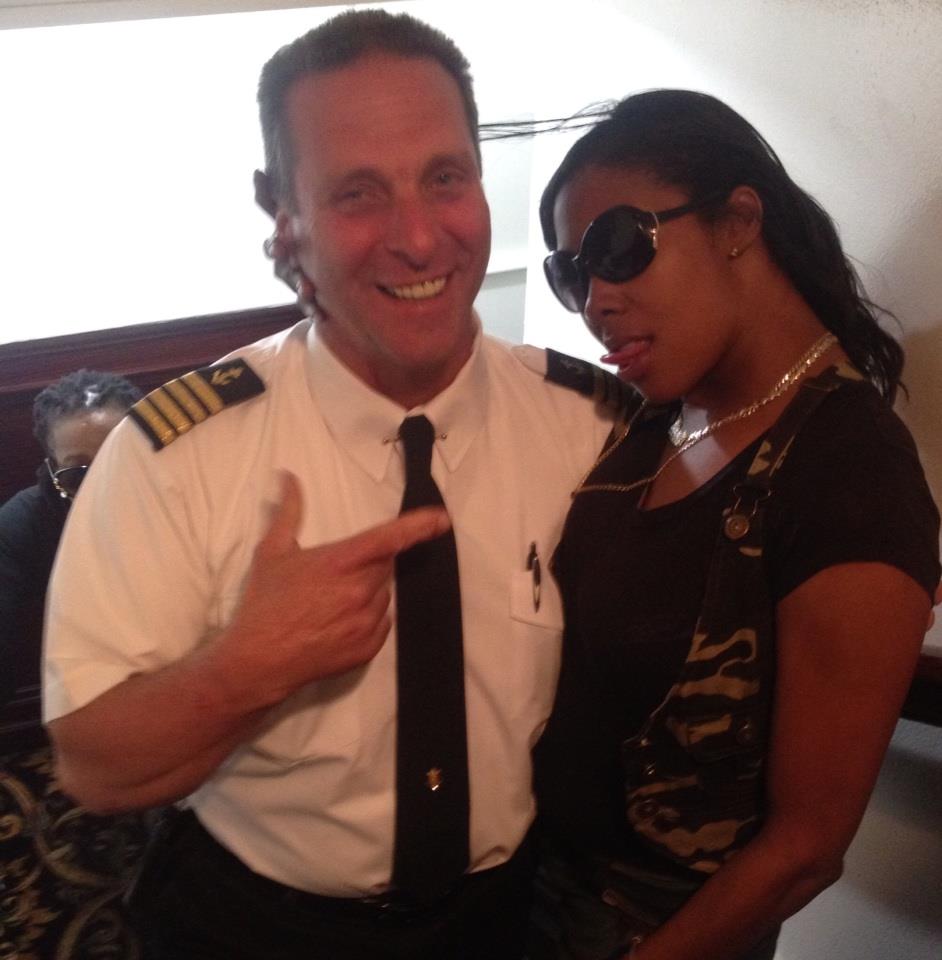 MsThug1's tweet photo. Pilot:Thanks for flying with us today. 😎
Me:Thanks for learning how to fly. 😉 https://t.co/wZYnnQNk37