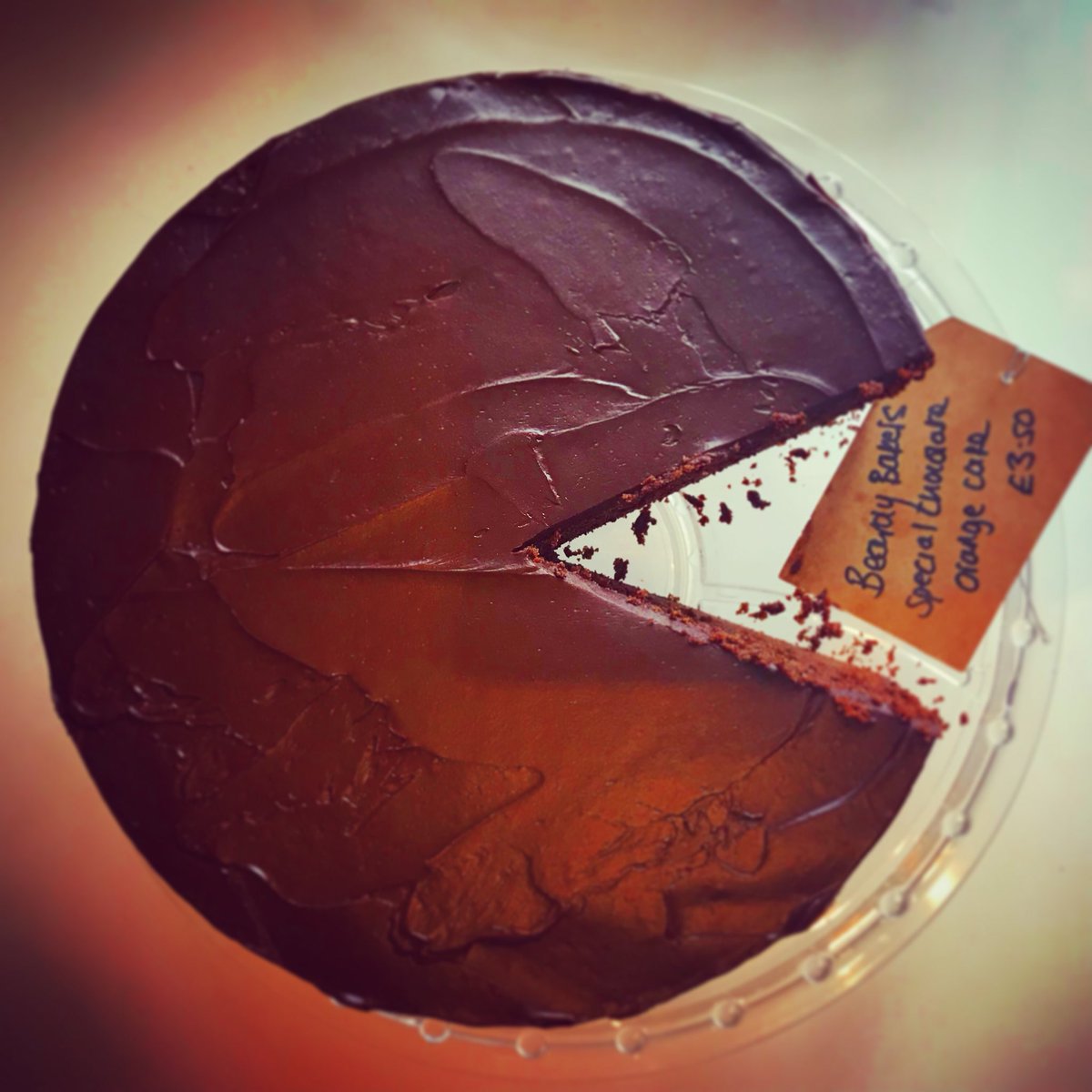 toasthernebay's tweet photo. Considering renaming this pac-man cake 👾😂
Special chocolate orange cake by @beardy_baker
#toasthernebay #opentill5 #cake #chocolate #chocolateorange #beardybaker #pacman #hernebay https://t.co/XEeU0aIyFU