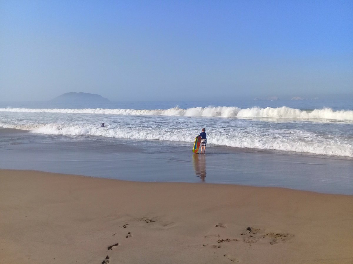 MareaBeachfront's tweet photo. #KidsHavingFun #KidsSurfing https://t.co/LoeoHGL9ed