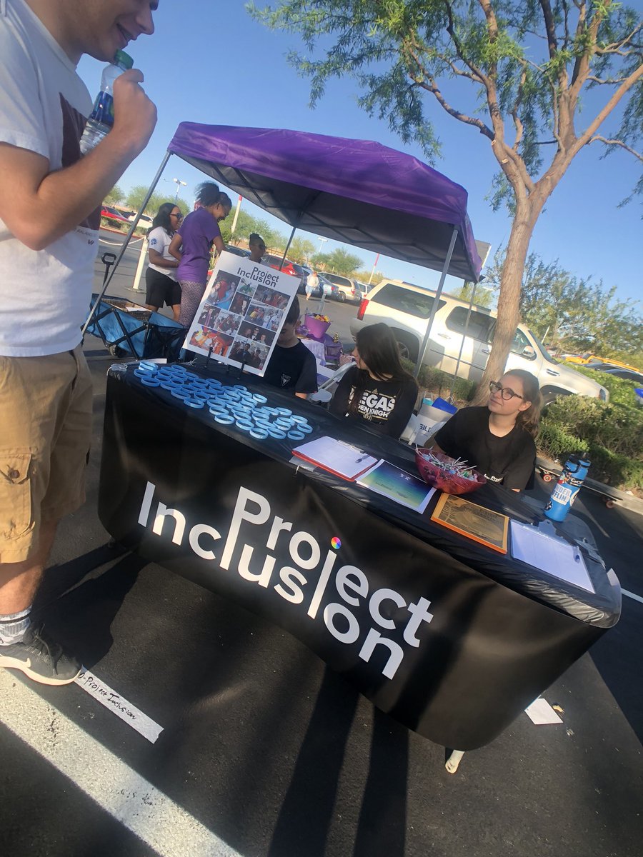 Promapalooza's tweet photo. Come say hi! We’re out here at the @projinclusion booth promoting Promapalooza and Fall Fest! Thanks @GrantAGift for having us 😃 #AutismAwareness https://t.co/w11w6SKazC