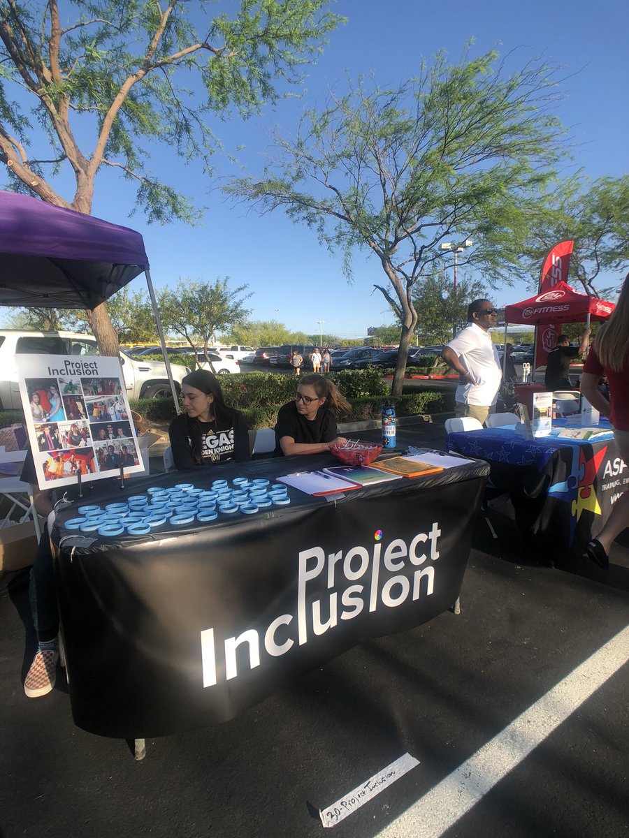 Promapalooza's tweet photo. Come say hi! We’re out here at the @projinclusion booth promoting Promapalooza and Fall Fest! Thanks @GrantAGift for having us 😃 #AutismAwareness https://t.co/w11w6SKazC