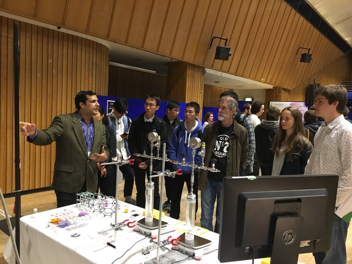 Petit_Group's tweet photo. In full swing at #ImpFest, in the Green Futures Zone. 
#YearOfEngineering #realtimechem
@Grantham_IC @ImperialSpark @ImperialChemEng @RoySocChem @BarrerCentre https://t.co/TuWdS2K7KO