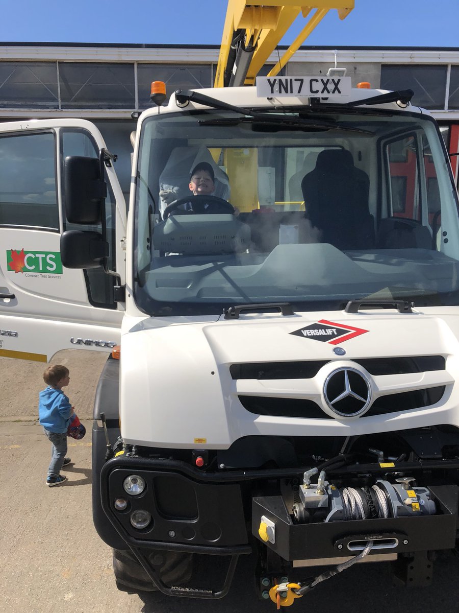 CTSTreeSurgeons's tweet photo. #wheresmollyunimog  

Molly and her sister (name pending) have arrived at their new home!
@CTSTreeSurgeons @SCTUnimog @VersaliftUK https://t.co/hwHDdlSc6D