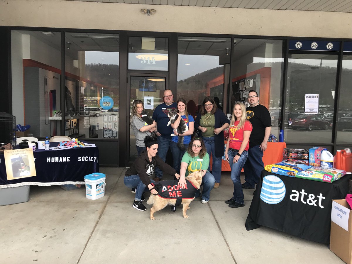 briancurtis1978's tweet photo. Paired up with Bradford County Humane Society for the day. Finding some homes and closing some deals!! #teamtowanda #PayItForwardDay  @bbhilfiger @marcellobenny @DFraser0107 https://t.co/Xp1clZPs5z