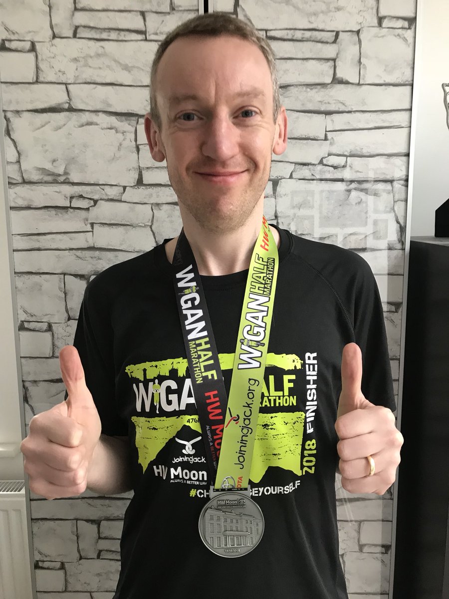 Thanks very much @alljoinjack for my @Wiganhalf medal & t-shirt. Gutted the event was cancelled but can’t wait to take part in 2019! 💚🏃♂️ #IMOAC @runwiganfest