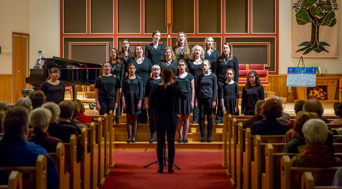 SirensChoir's tweet image. We always love sharing the stage with our girls' choir Harmonia! Join us next Saturday, May 5, 1pm for "Sing a New Song" - tix $10/children under 12 are free! #chorallove