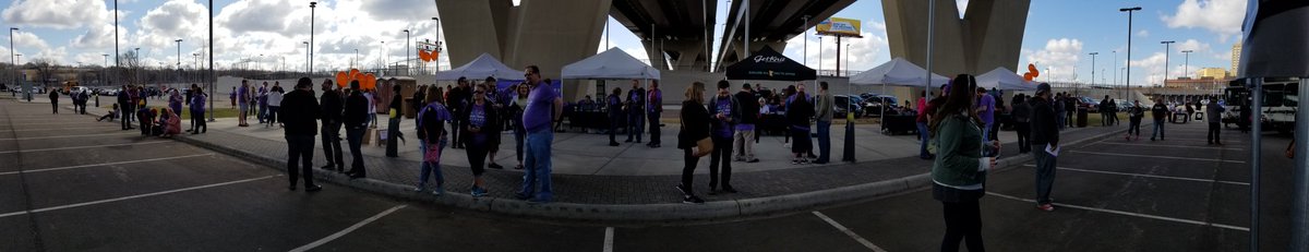 hoffmann79's tweet image. Everyone is checking in and getting started for @GetKnitEvents #BrewsandBuses