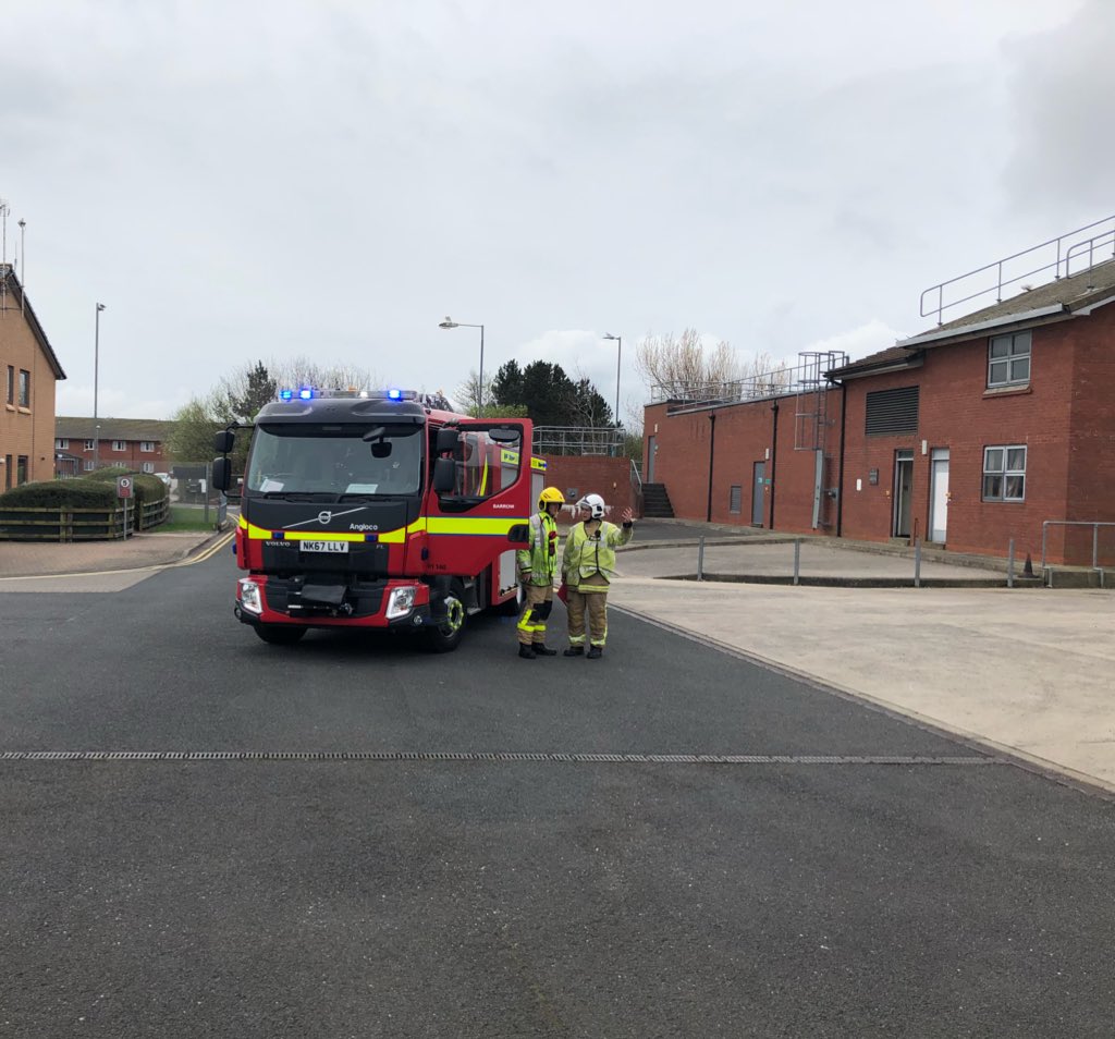 stuartdolan777's tweet photo. Pictures from Friday’s Skills Validation exercise - Big well done to @UlverstonFire & @BarrowFire Red Watches 🚒👍🏻
#southcommand https://t.co/fIRLeX34We