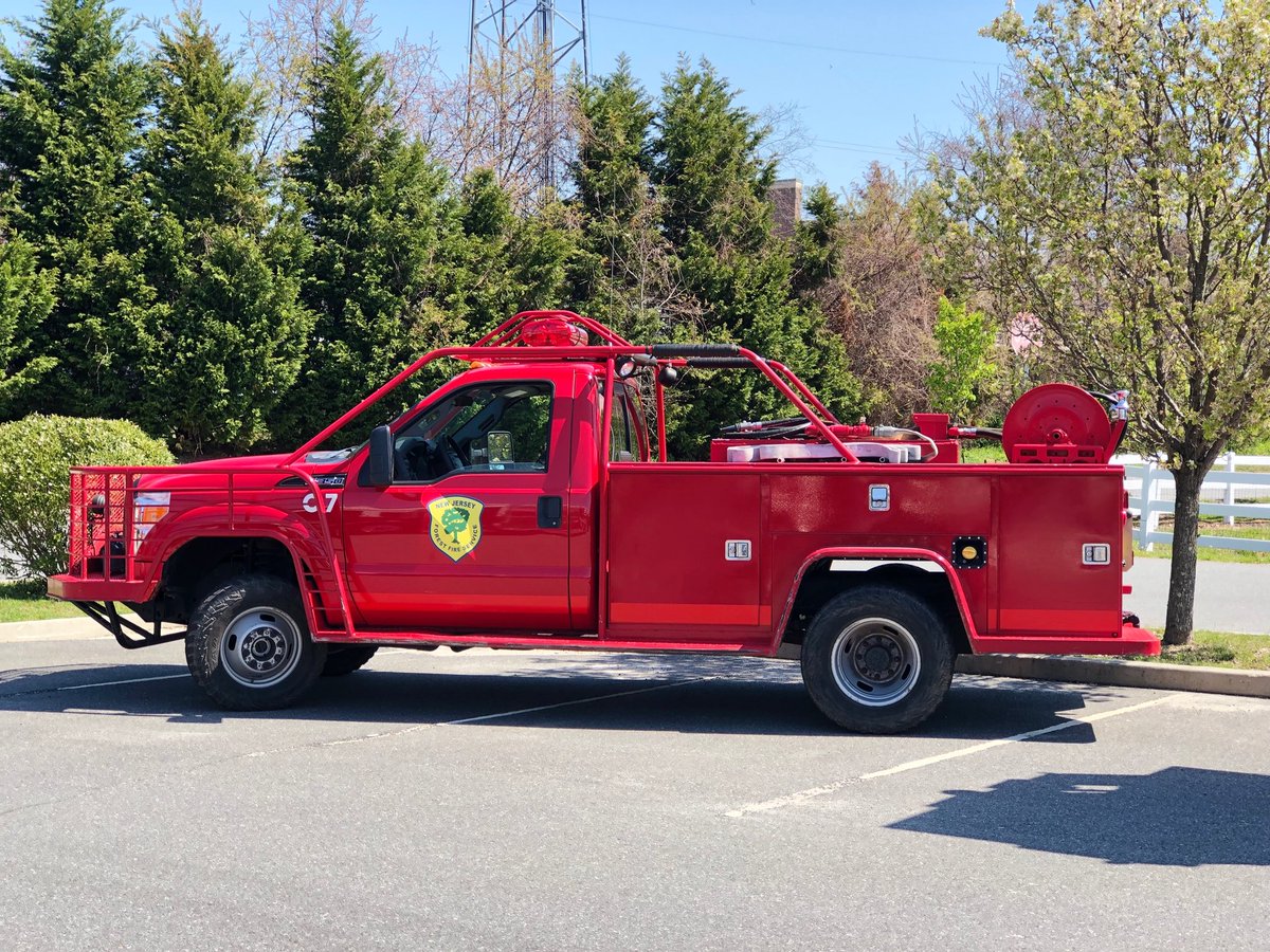 BargaintownFire's tweet photo. Bargaintown along with other members of EHTFD and NJ State Forest Fire are currently out at the Egg Harbor Twp. Community Center in support of Autism Day #EHTPride https://t.co/PBlSTFdUgB