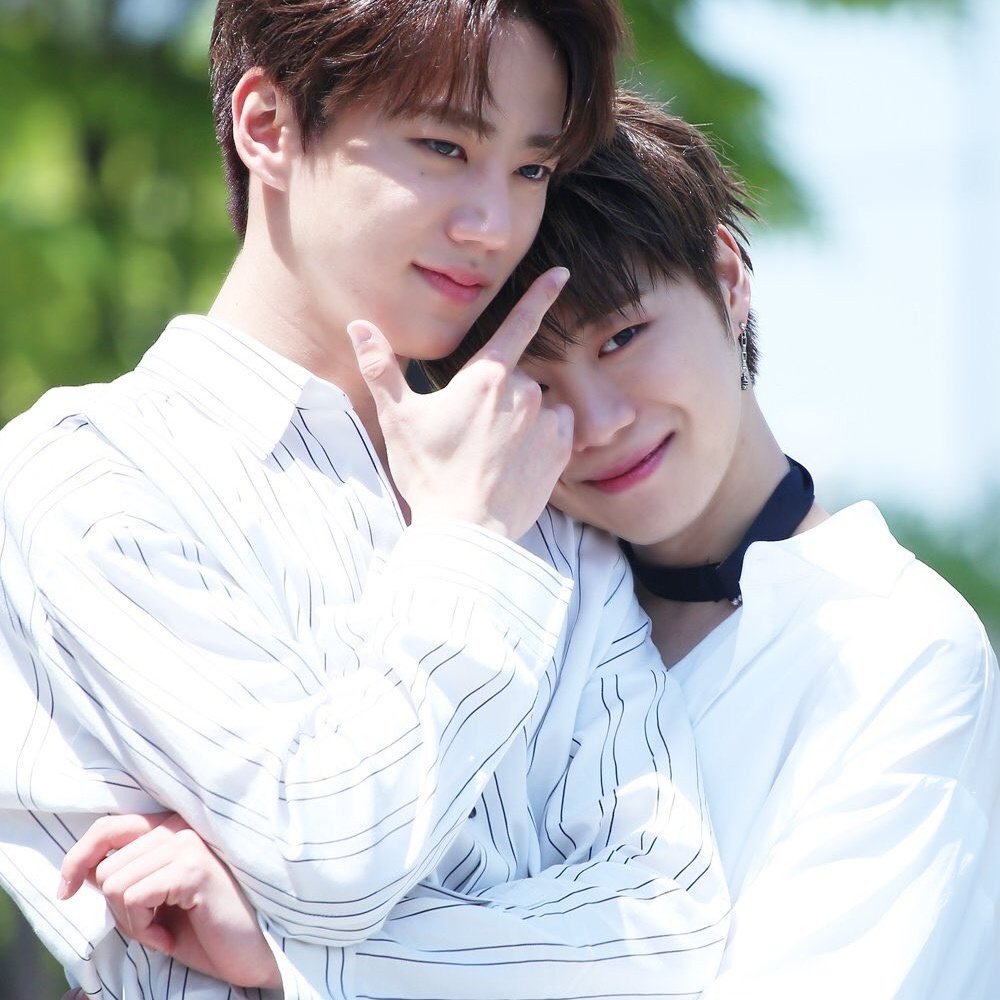 yuutact's tweet photo. also this wedding pictures with euijin pls

#유앤비 #UNB #UNB_BOYHOOD #JUN #EUIJIN #euijun https://t.co/74LwgY9u7X
