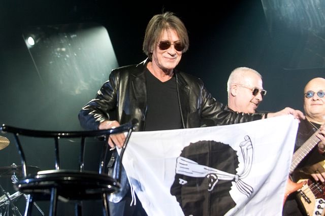 aircorsica's tweet photo. Joyeux Anniversaire 🎂 à M.Jacques Dutronc 🎤 #Corse #Balagne #75 #basgi https://t.co/yGC7vZ5CLz