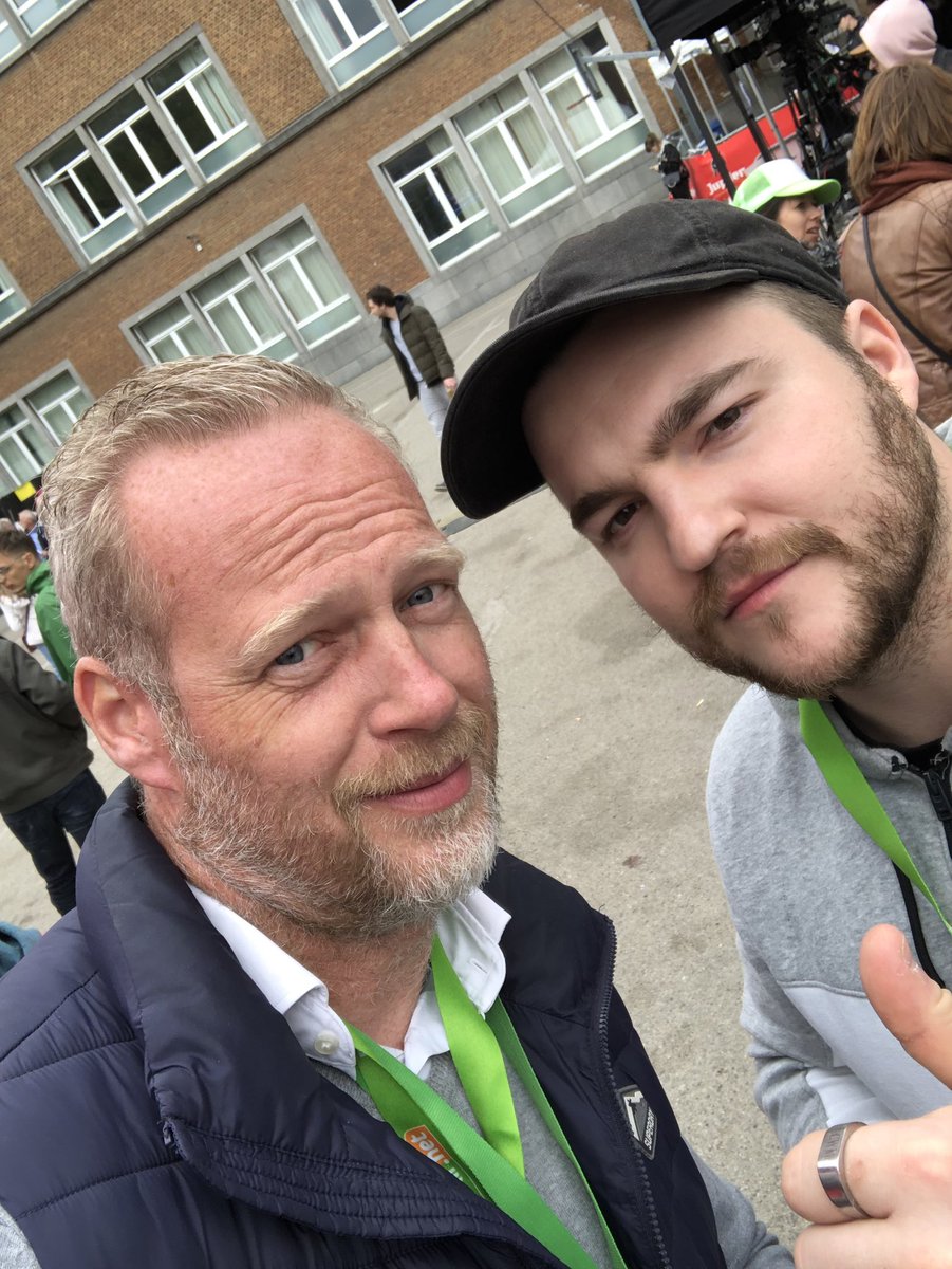 CharlierVincent's tweet photo. Vlad est déjà là !!!! #SLF2018 #Davodka https://t.co/nHpEUrFnMG