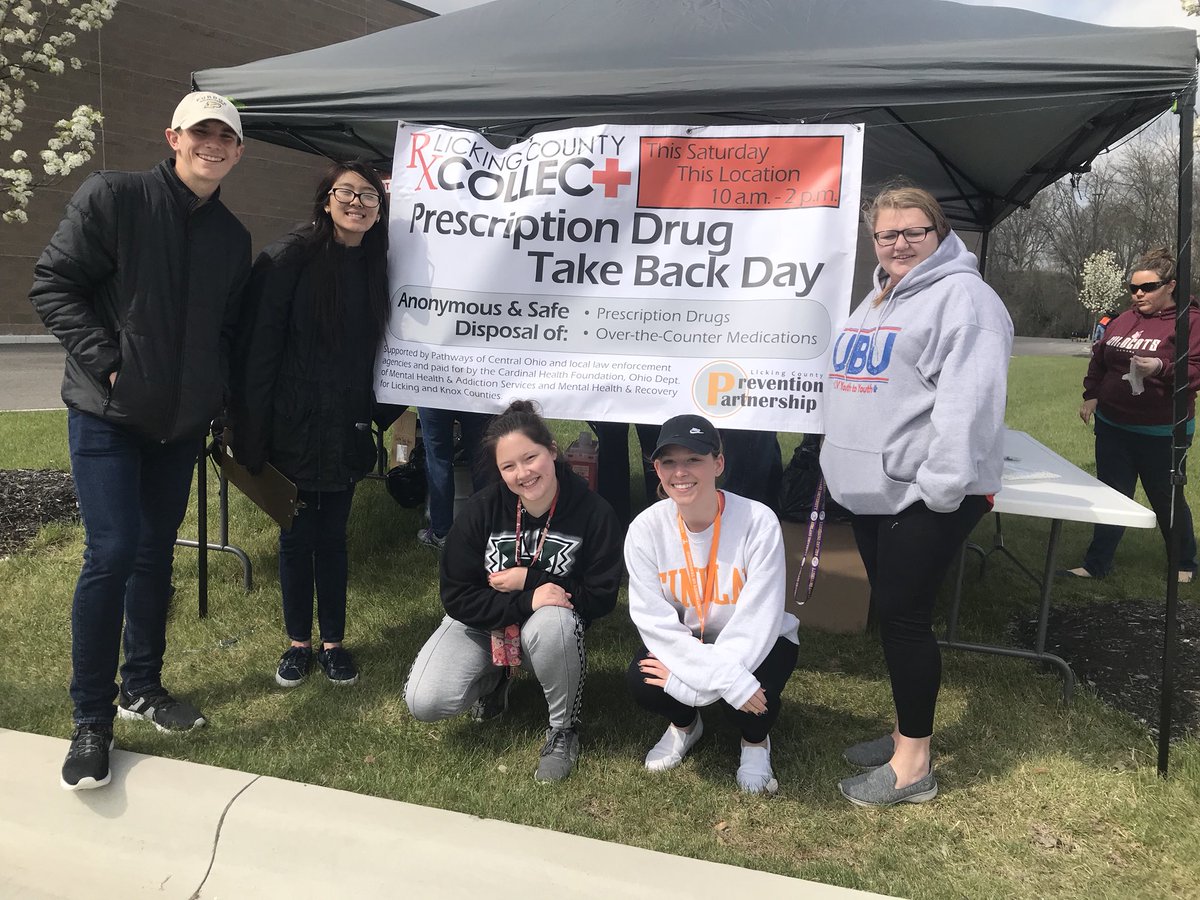 LCPPartnership's tweet photo. We’re still taking back medications today at: 

Pataskala Police Dept 
Johnstown Police Dept
Hebron Police Dept
Heath Police Dept
Kroger Marketplace on 21st St. in Newark 
and Ross' Market in Granville https://t.co/cOqUalNHao