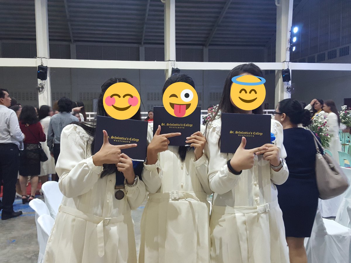 suhoswish's tweet photo. We are finally graduates @hoshityeol @daeebaek !!!!!!
Makakaattend din tayo ng con.
For now #TeamGraduation muna https://t.co/MSB6dXDXsb