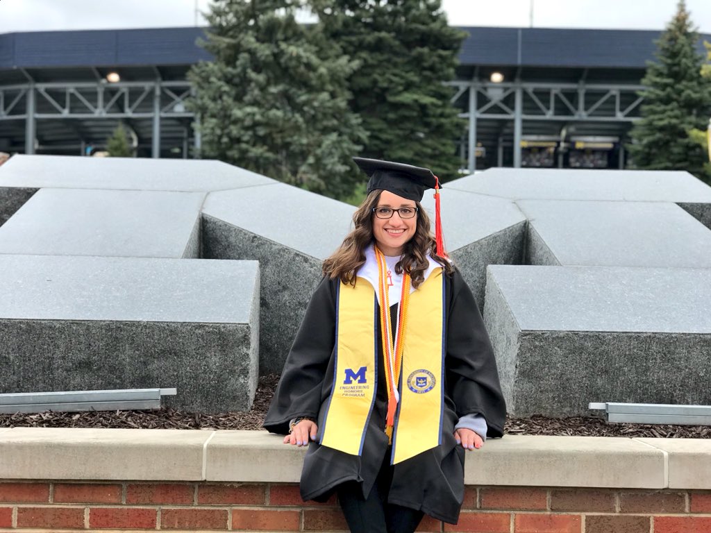 chachachacko's tweet photo. Congrats Joanna! @jcizzleee #UmichEngin18 https://t.co/UiNhHj6XZY