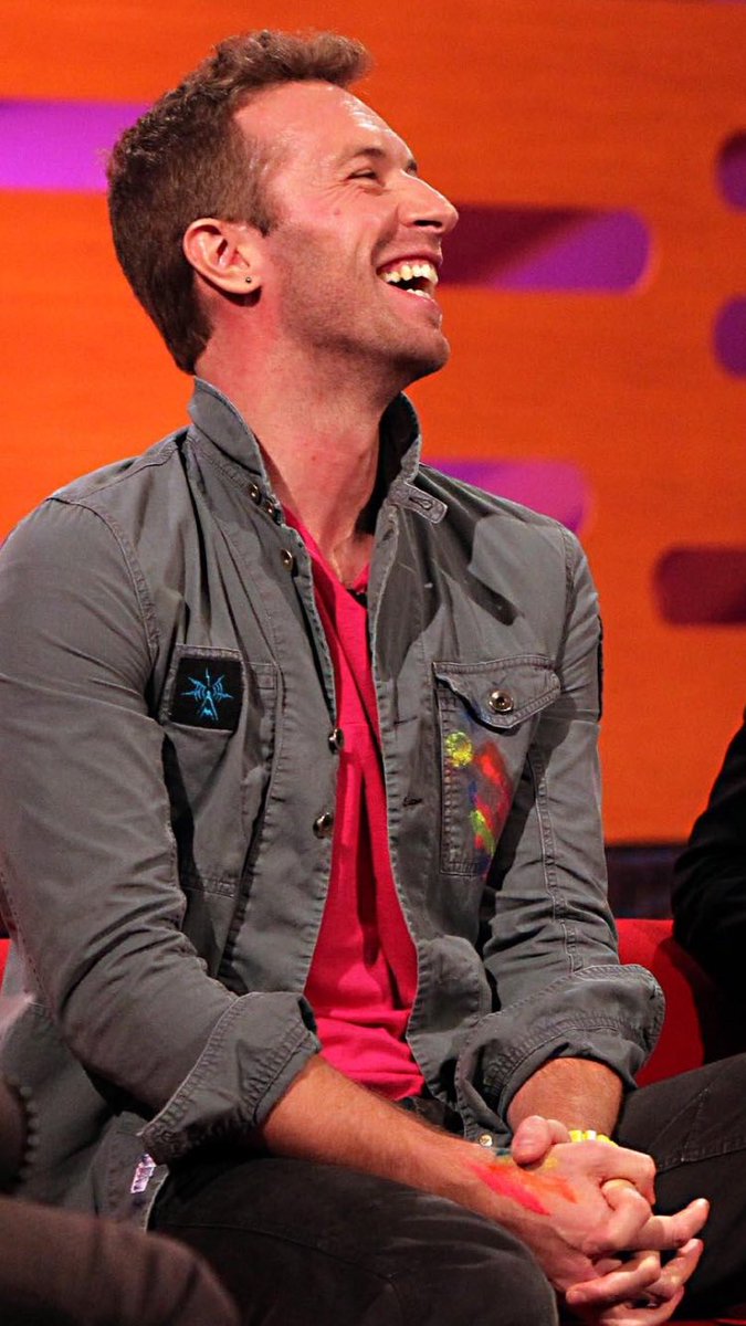 coldplaysmiling's tweet image. 🧡❤️