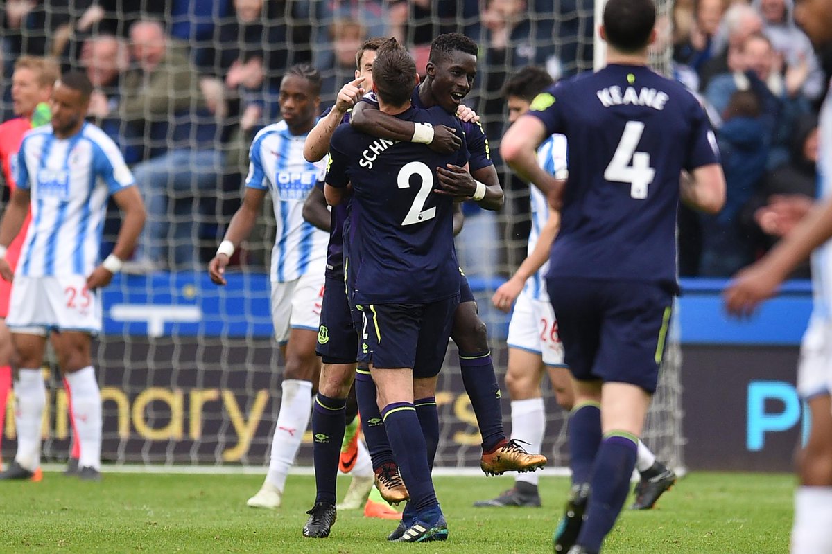 FLIPSportsapp's tweet photo. Full Time results #PL

Saints 2-1 Bournemouth
Huddersfield 0-2 Everton
Palace 5-0 Leicester
Newcastle 0-1 West Brom
Burnley 0-0 Brighton https://t.co/re65OEuVeZ