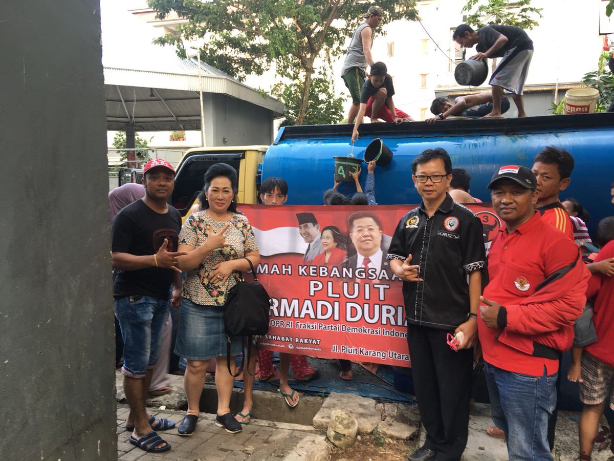 eiha_m's tweet photo. Mengirim Air Bersih untuk Warga yg Kekurangan Air Bersih.
Kepedulian Bapak Darmadi Durianto sangat patut di acungi JEMPOL...
@DuriantoDarmadi 
#DarmadiDuriantoPeduli
#DarmadiDuriantoOk 
#Dprri
#PDIPerjuanganM3nang https://t.co/f9bV7hN3KP