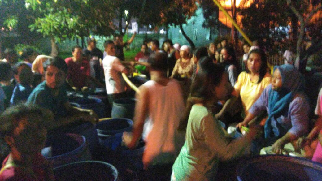 eiha_m's tweet photo. Mengirim Air Bersih untuk Warga yg Kekurangan Air Bersih.
Kepedulian Bapak Darmadi Durianto sangat patut di acungi JEMPOL...
@DuriantoDarmadi 
#DarmadiDuriantoPeduli
#DarmadiDuriantoOk 
#Dprri
#PDIPerjuanganM3nang https://t.co/f9bV7hN3KP
