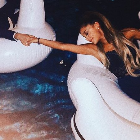 arianaasdua's tweet photo. https://t.co/vbpHHYK0mp