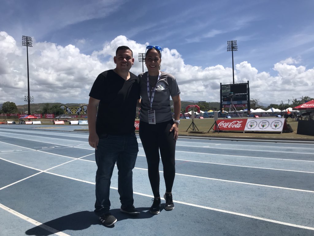 Zach_Acosta's tweet photo. Ya estamos en la pista del estadio Francisco “Paquito” Montaner honrando a nuestros estudiantes-atletas de la #JustasLAI2018 . Elliott Castro te prometemos dar lo mejor. #LAIVIve #ElliottVive @edwindfeliciano https://t.co/l3928RAXuF