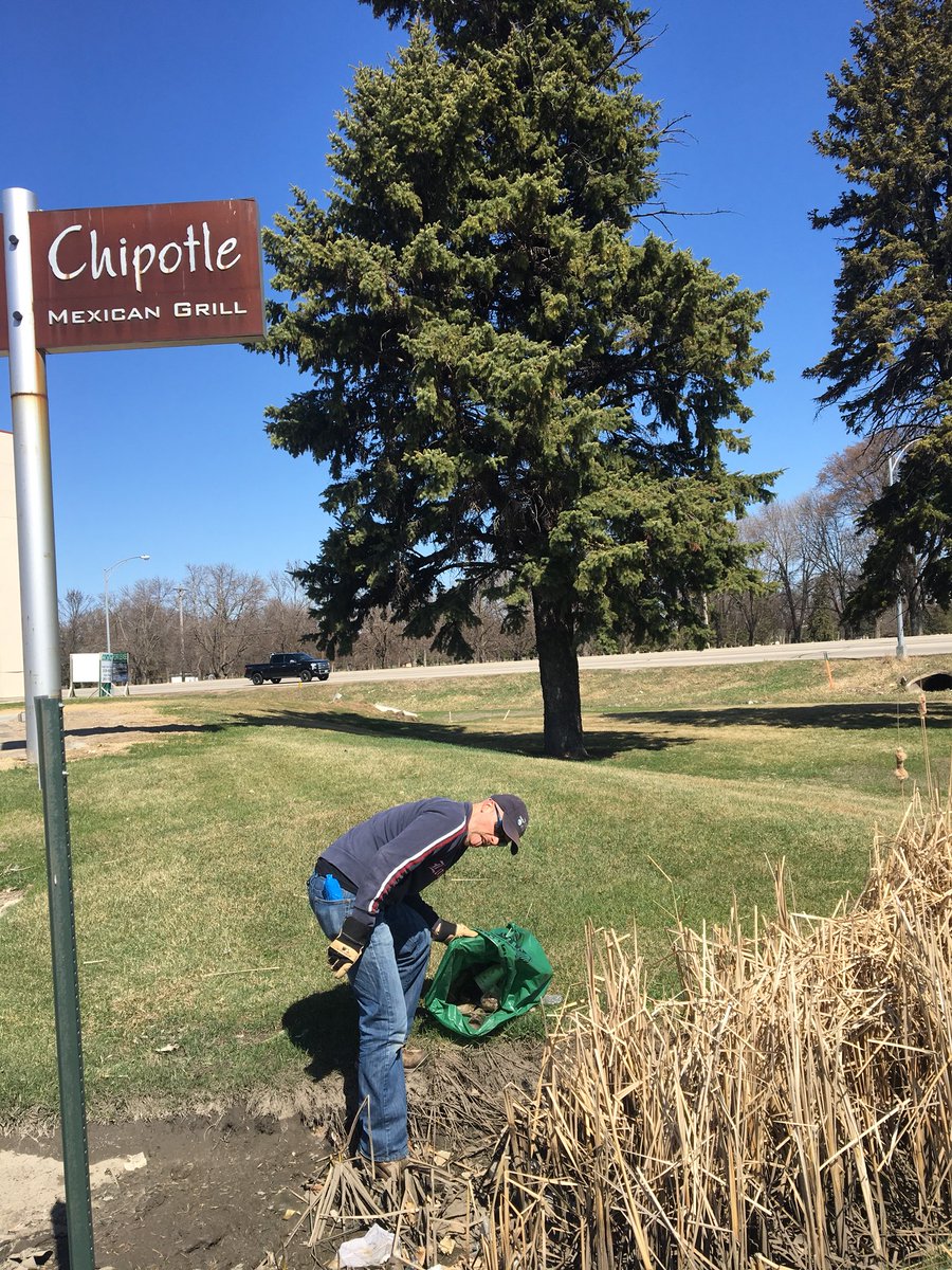 SurlyGivesADamn's tweet photo. Beautiful day to clean up Rochester. #SGADMN #litterbitbetter https://t.co/O9pkmi6aCp