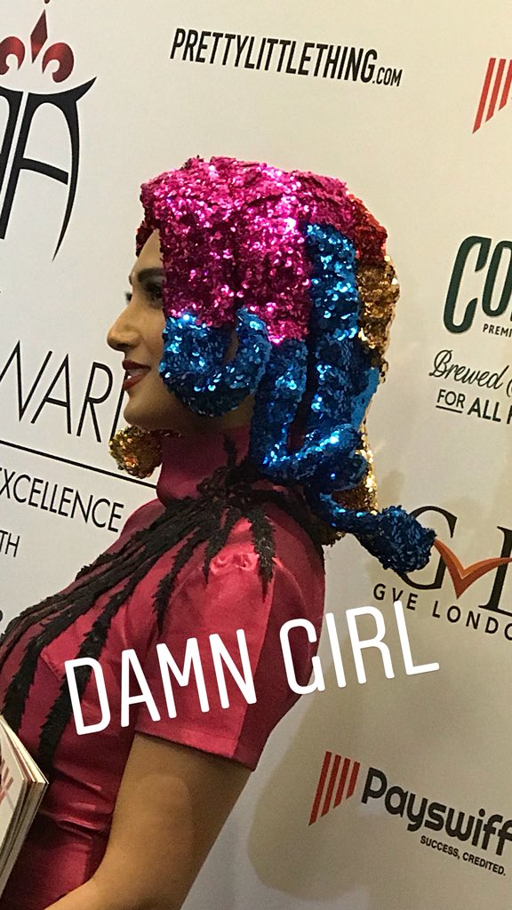 momtazbh's tweet photo. Still in total awe of @SukkiSingapora’s #sequinhair at last night’s @theasianswards 🌈🐙  #craftmeetshair #handmadehair 😍 https://t.co/nXTQ3SwyMb