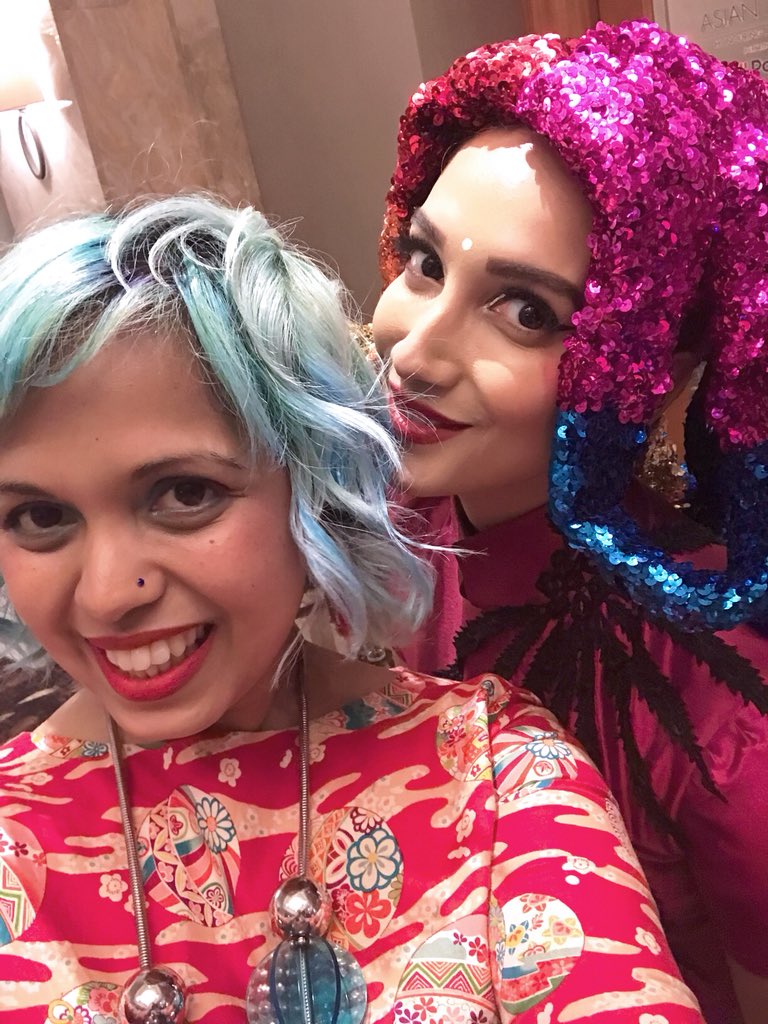 momtazbh's tweet photo. Still in total awe of @SukkiSingapora’s #sequinhair at last night’s @theasianswards 🌈🐙  #craftmeetshair #handmadehair 😍 https://t.co/nXTQ3SwyMb