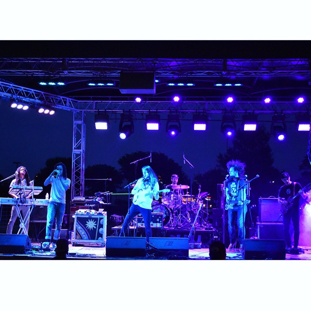 ROARMUSIC's tweet photo. KNOXVILLE! We’re back tonight at Scruffy City Hall with @sundriedvibes & @TmrBadSeeds!
SDV 8pm
ROAR 10pm
TBS 11:50pm
.
📸 by @VinceDavid97 at @GMBG_GML
.
#tomorrowsbadseeds
#rootsofarebellion
#sundriedvibes
#goodvibes
#tnreggae
#knoxville
#reggae https://t.co/8laPGl12N4