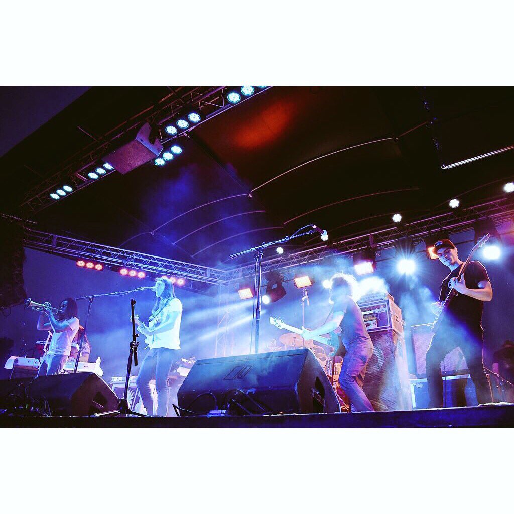 ROARMUSIC's tweet photo. KNOXVILLE! We’re back tonight at Scruffy City Hall with @sundriedvibes & @TmrBadSeeds!
SDV 8pm
ROAR 10pm
TBS 11:50pm
.
📸 by @VinceDavid97 at @GMBG_GML
.
#tomorrowsbadseeds
#rootsofarebellion
#sundriedvibes
#goodvibes
#tnreggae
#knoxville
#reggae https://t.co/8laPGl12N4
