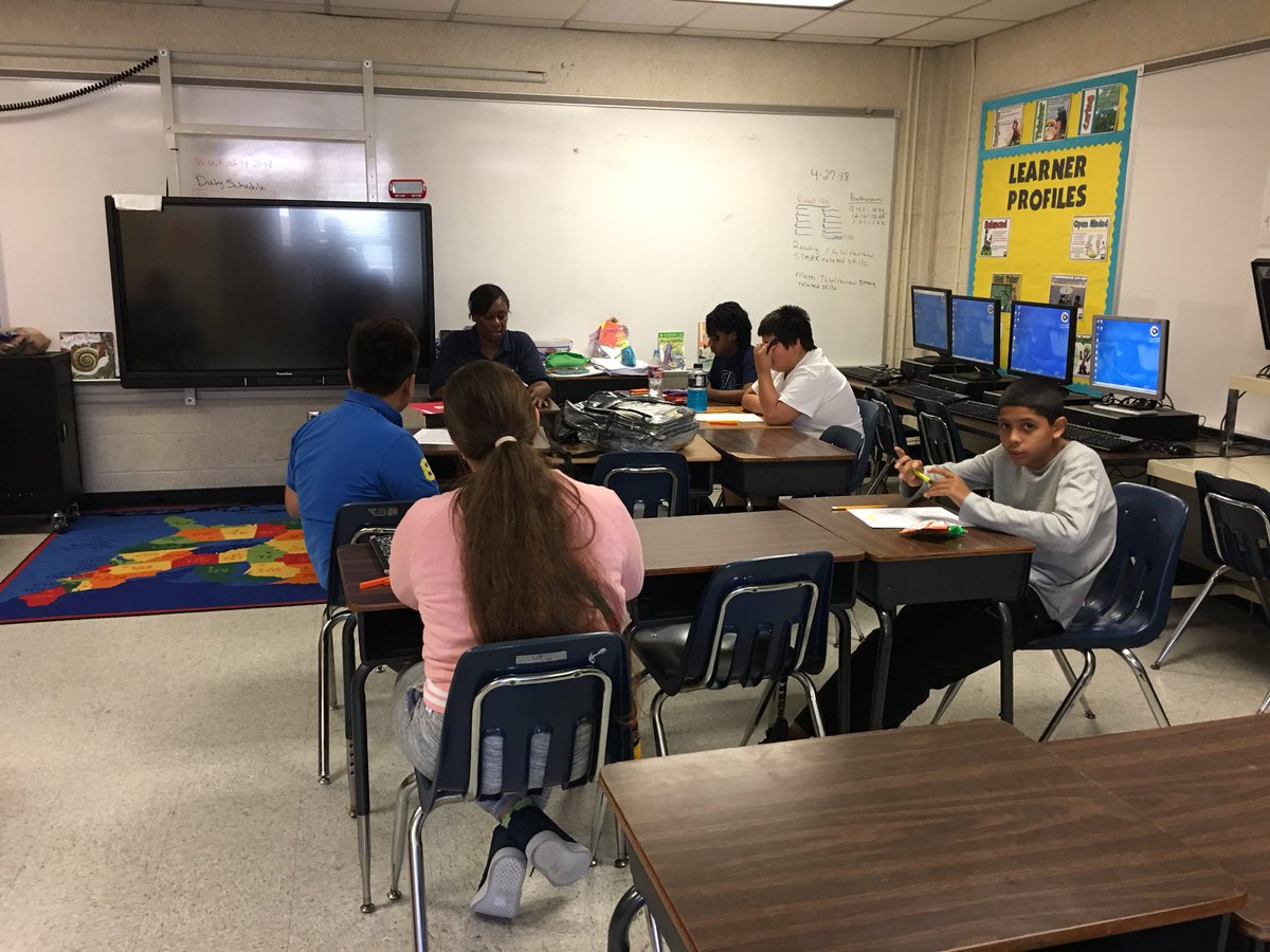 delma1025's tweet photo. Ms.Levy working with some group during Saturday School @WilsonAISD, #prepoverpractice, #aldinelit https://t.co/dldRujtsjF