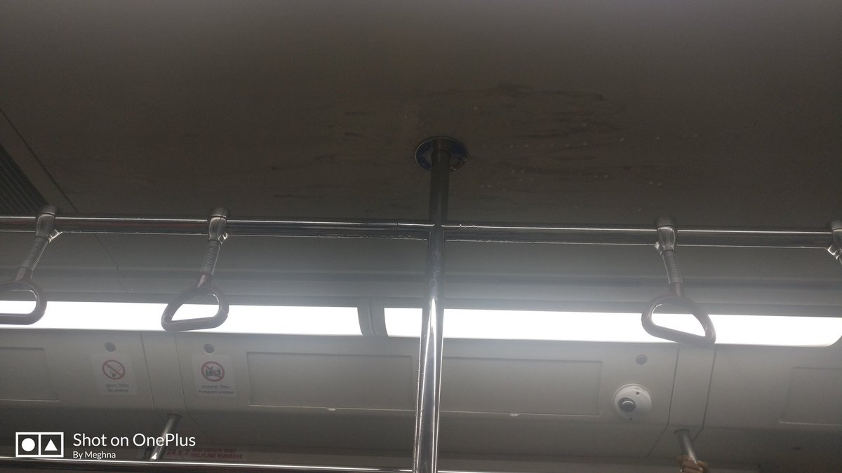 Meghnatweet's tweet photo. @DelhiMetro_... This is called lack of maintenance.. After increasing the metro fair twice... #vaishalimetro https://t.co/plceOwYwB0