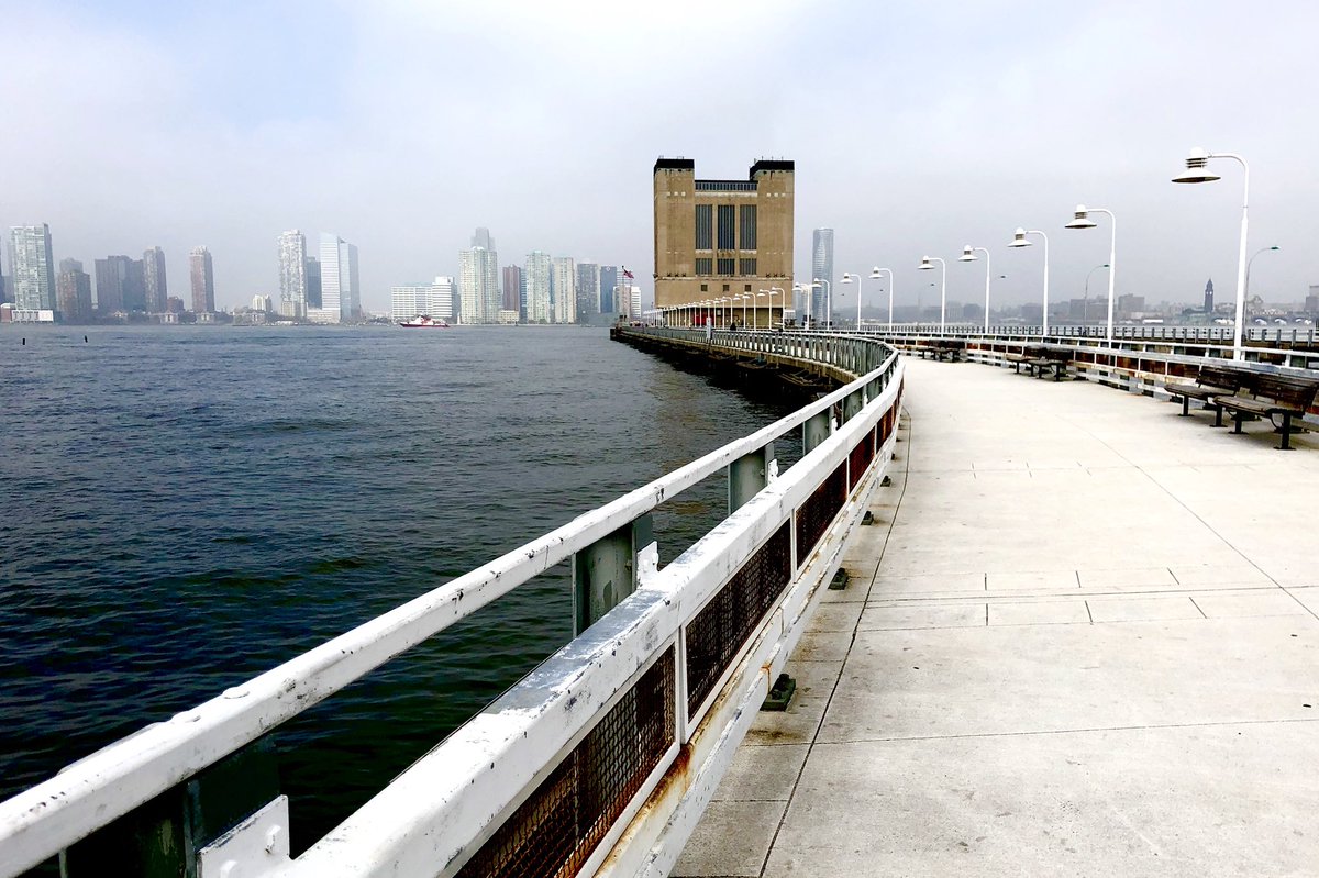 NickL's tweet photo. Hazy happy morning #run @hudsonriverpark | fueled by #workouttracks: @misscherrylala #buffalostance HT @JasonHirschhorn @edsheeran #castleonthehill @throttle #remix @starleymusic #callonme @ryanriback #remix https://t.co/5sV9kLyTYT