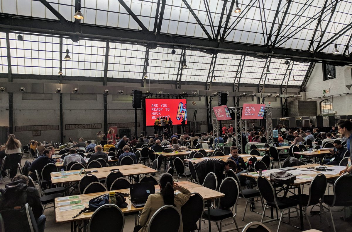StefDzhumalieva's tweet photo. The final pitches of #hackbelgium2018 are about to start! #HackBelgium https://t.co/180snXnIKE