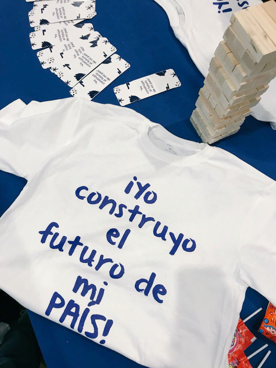 GlobalShapersSV's tweet photo. ¿Quieres ganarte una T-shirt? Cuéntanos cómo construyes el futuro de tu país usando los HT’s #ShapingTime #VoluntariadoPorLaPaz https://t.co/4tIPavKvCr